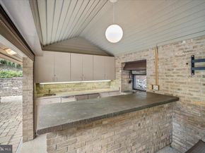 8917 Harvest Square Court, Potomac MD 20854