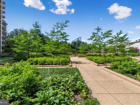 1800 Old Meadow Road 1415, Mclean VA 22102