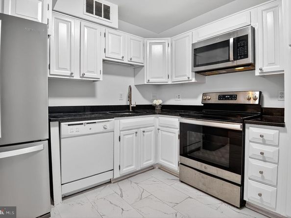 1800 Old Meadow Road 1415, Mclean VA 22102