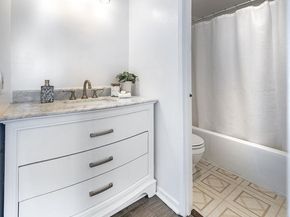 5911 Edsall Road 912, Alexandria VA 22304