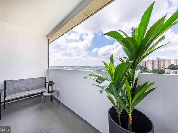 5911 Edsall Road 912, Alexandria VA 22304