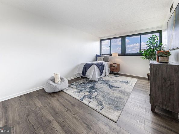 5911 Edsall Road 912, Alexandria VA 22304