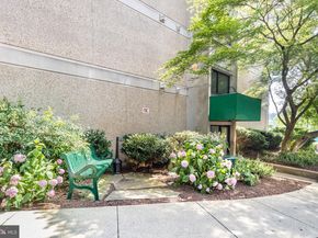 5911 Edsall Road 912, Alexandria VA 22304