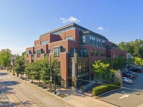 1 W Hartwell Lane 3C, Philadelphia PA 19118