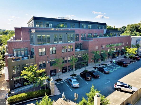 1 W Hartwell Lane 3C, Philadelphia PA 19118