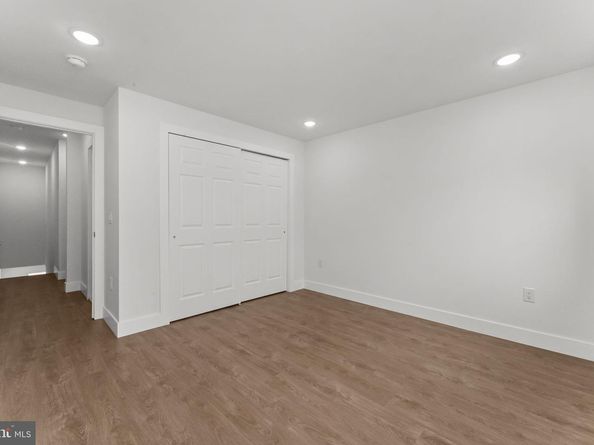 2033 N 9TH Street, Philadelphia PA 19122