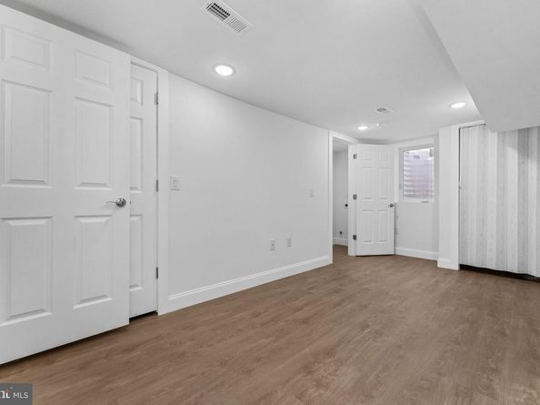 2033 N 9TH Street, Philadelphia PA 19122