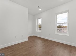 2033 N 9TH Street, Philadelphia PA 19122