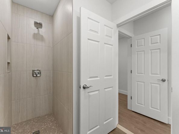 2033 N 9TH Street, Philadelphia PA 19122