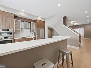 152 N Front Street, Philadelphia PA 19106