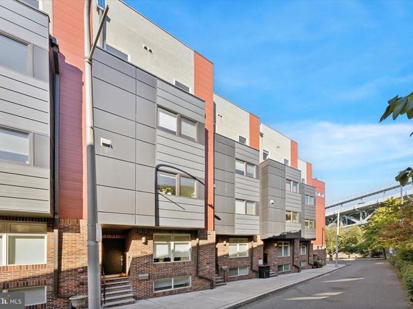 152 N Front Street, Philadelphia PA 19106