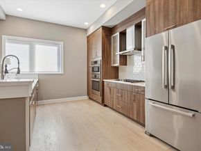 152 N Front Street, Philadelphia PA 19106