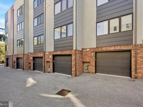 152 N Front Street, Philadelphia PA 19106