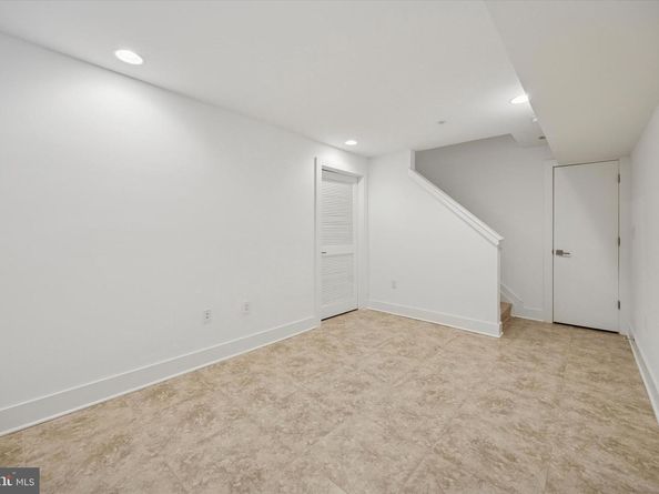 152 N Front Street, Philadelphia PA 19106