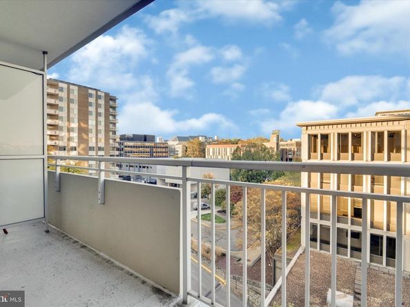 3001 Veazey Terr NW 1008, Washington DC 20008