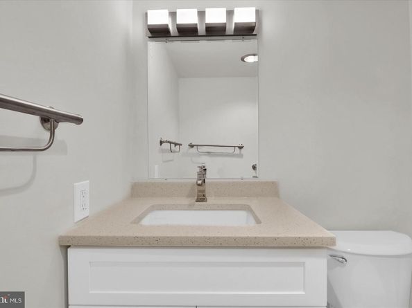 3001 Veazey Terr NW 1008, Washington DC 20008