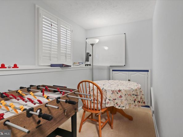 207 N Laura Anne Drive, Sterling VA 20164