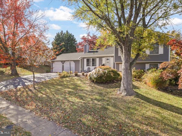 207 N Laura Anne Drive, Sterling VA 20164