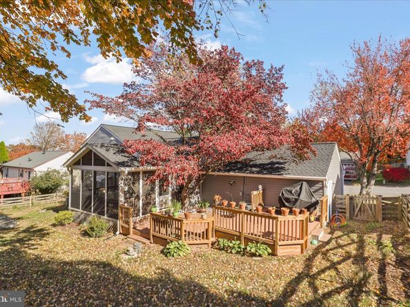 207 N Laura Anne Drive, Sterling VA 20164