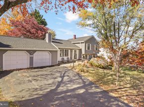 207 N Laura Anne Drive, Sterling VA 20164