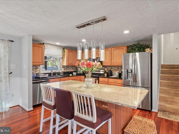 207 N Laura Anne Drive, Sterling VA 20164