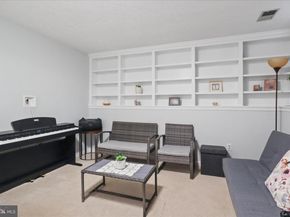 207 N Laura Anne Drive, Sterling VA 20164