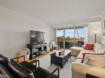 2121 Jamieson Avenue