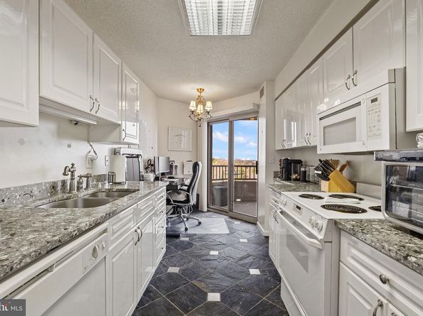 2121 Jamieson Avenue 1501, Alexandria VA 22314