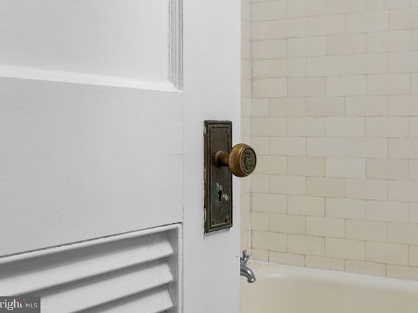 1324 Locust Street 807, Philadelphia PA 19107