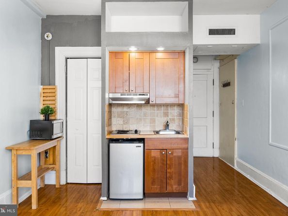 1324 Locust Street 807, Philadelphia PA 19107