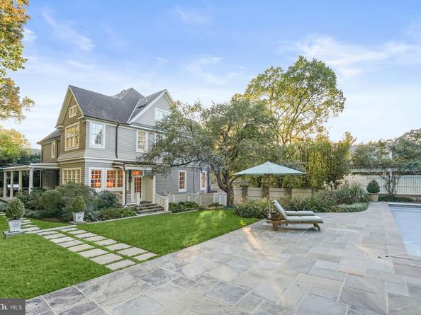 3033 University Terrace NW, Washington DC 20016