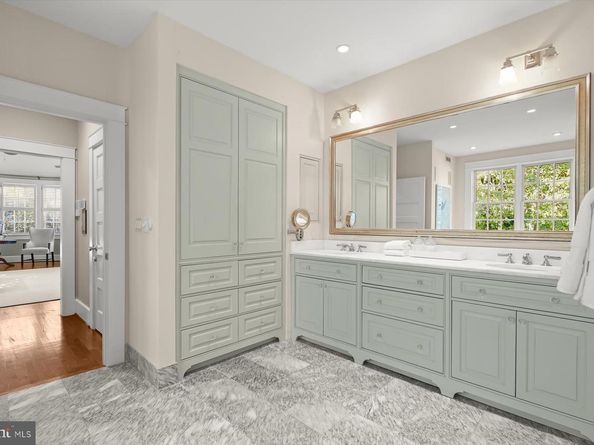 3033 University Terrace NW, Washington DC 20016