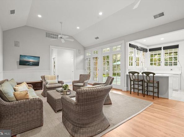 3033 University Terrace NW, Washington DC 20016