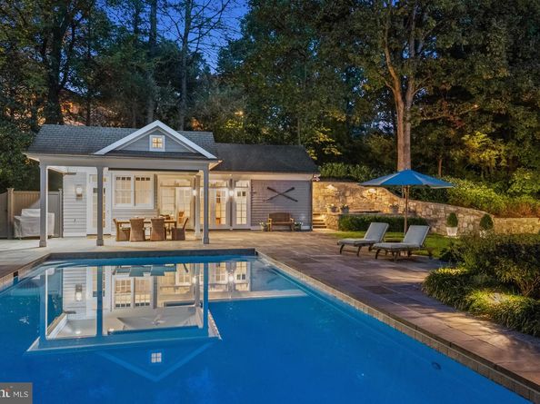 3033 University Terrace NW, Washington DC 20016