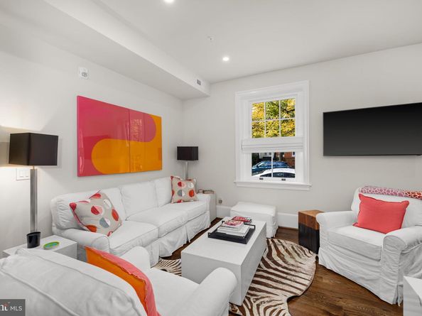 1305 30TH Street NW 106, Washington DC 20007