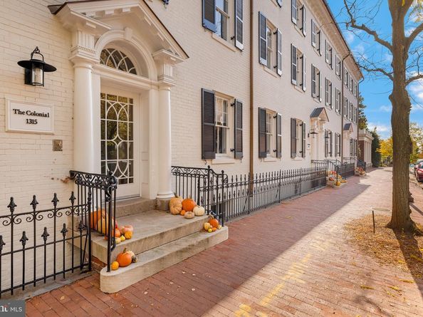 1305 30TH Street NW 106, Washington DC 20007