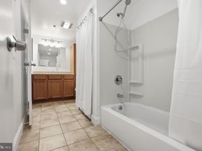 301 Race Street C010, Philadelphia PA 19106