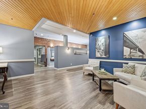 301 Race Street C010, Philadelphia PA 19106