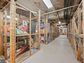 301 Race Street C010, Philadelphia PA 19106