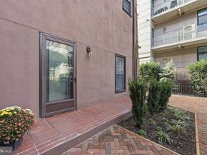 301 Race Street C010, Philadelphia PA 19106