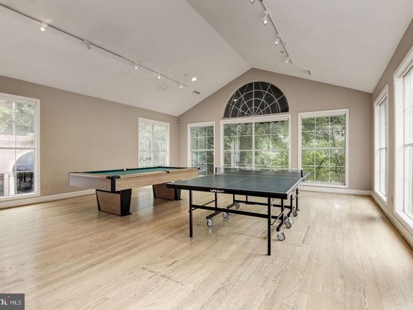 1504 Lincoln Way 104, Mclean VA 22102