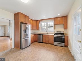 1525 W Wynnewood, Ardmore PA 19003