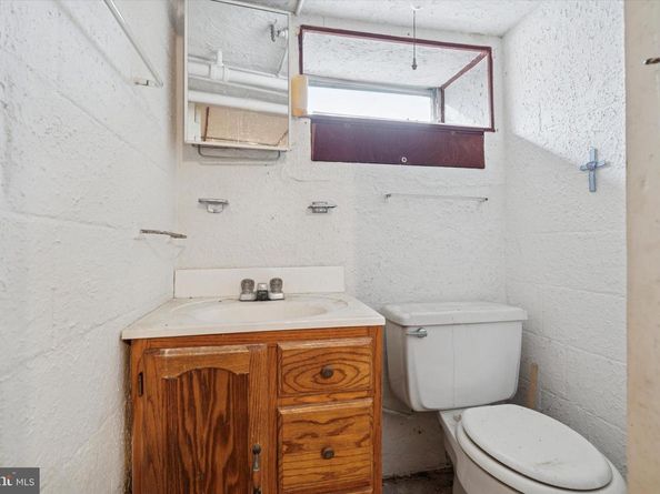 1525 W Wynnewood, Ardmore PA 19003