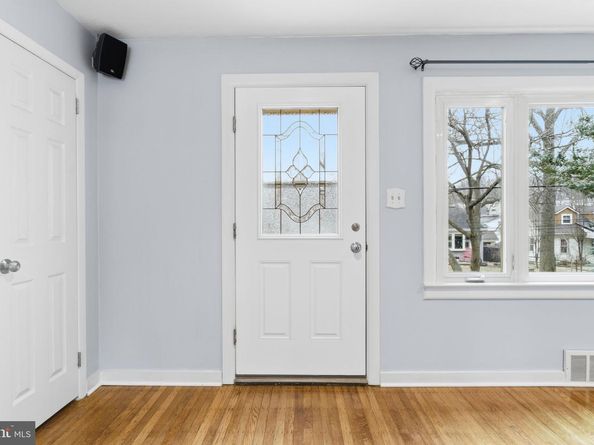 110 Warren Street, Willow Grove PA 19090