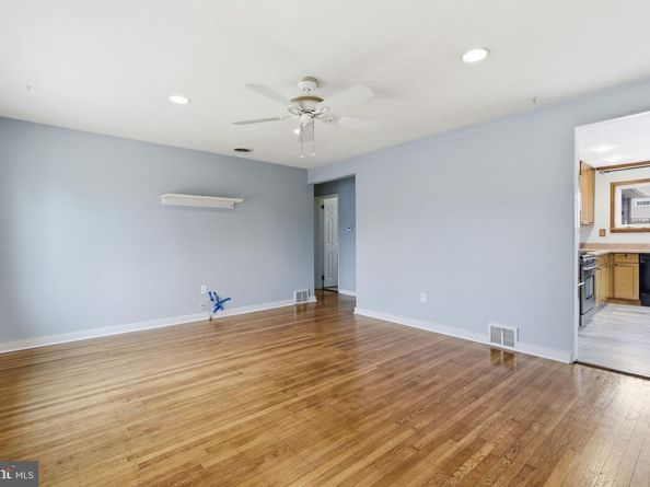 110 Warren Street, Willow Grove PA 19090