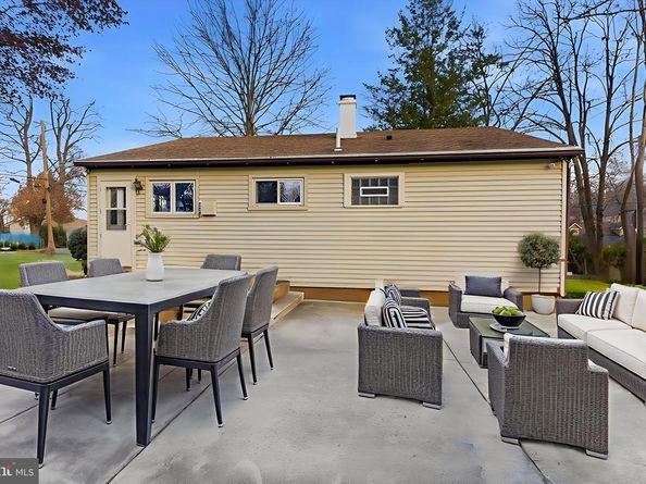 110 Warren Street, Willow Grove PA 19090