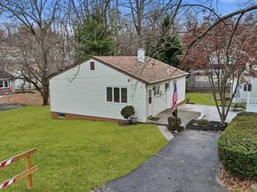 110 Warren Street, Willow Grove PA 19090