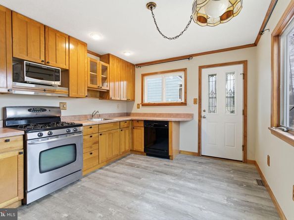 110 Warren Street, Willow Grove PA 19090