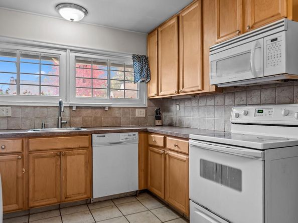 14 High Road, Levittown PA 19056