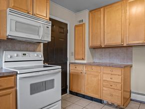 14 High Road, Levittown PA 19056